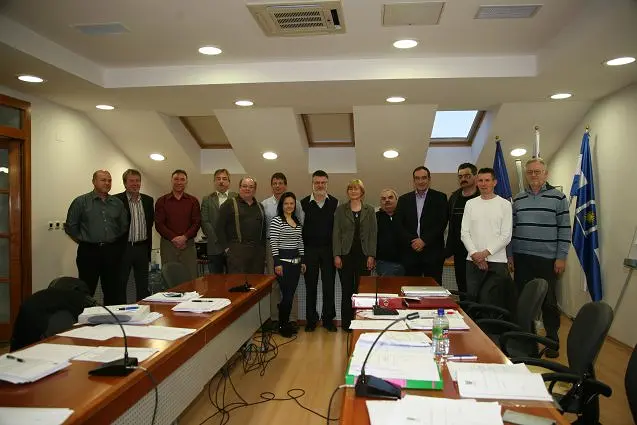 Člani občinskega sveta v mandatu 2010-2014 z županom občine Komen, Danijelom Božičem